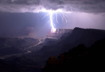 zWOW_LightningStrikeAtGrandCanyon2c.jpg