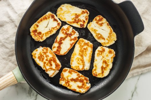 fried-halloumi-cheese-meze-1705293-Step_3-5b9be70f4cedfd0025f49ab3.jpg