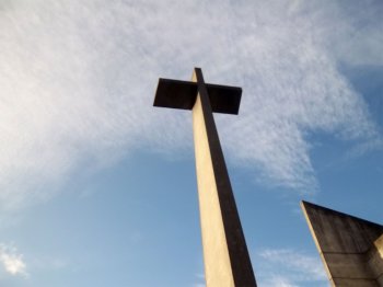 GiantChurchCross.jpg