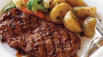 Cajun-Steak-with-Potatoes-_-Vegetables-cropped[1].jpg