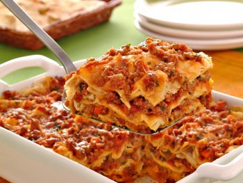 lasagne-di-pane-carasau-con-ragu-e-pecorino-sardo-preparazione-725x545[1].jpg