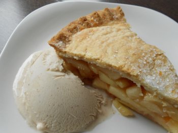 DeepDishApplePie_21_IceCream.JPG