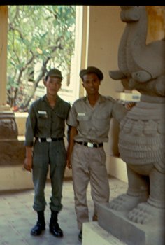 Danang VN ARVN soldiers 1965.jpg