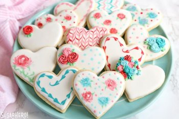 2fdac11290d00f5a2268bebfe75ed36b.valentine-day-sugar-cookies-2a.jpg