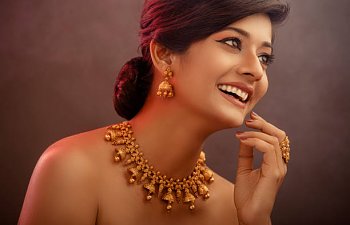 Gold Earrings Tips and Buying Considerations
