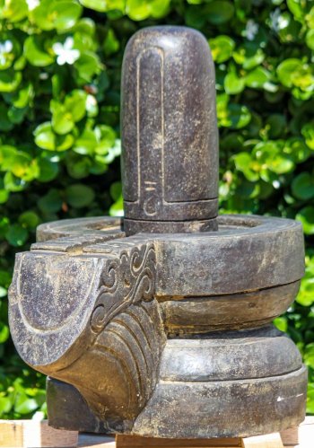 2-stone-shiva-lingam-statue-c.jpg