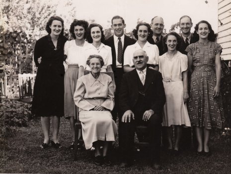 Hofmann family 1947_.jpg