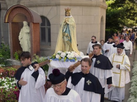 procession.jpg