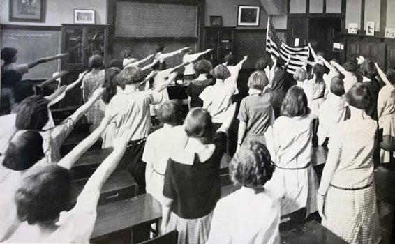 school-children-saying-the-pledge-of-allegiance-united-v0-25w2j3o4n59b1.jpg