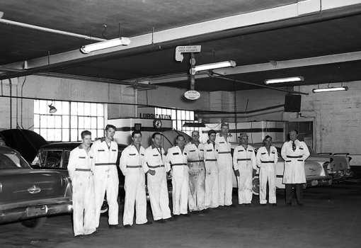 Olds service dept 1957.jpg