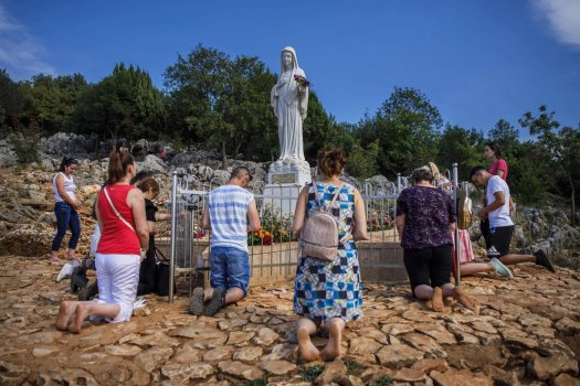 Mary Cult Kneeling.jpg