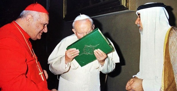 john_paul_ii_kisses_koran-620x320.jpg