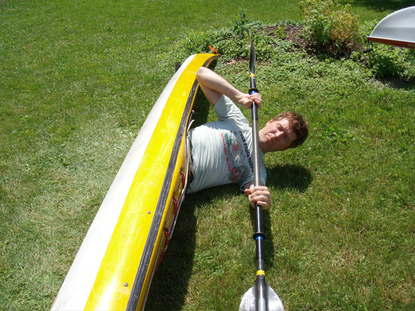 145016_jp.grass.kayak.jpg