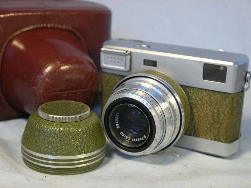 -olive-green-werra-5-carl-zeiss-werra-5-cased-vintage-rangefinder-camera-c-w-hood-cap-nice-set-59.99-77900-p.jpg