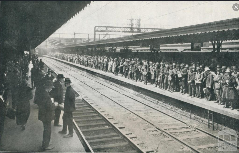 1927-Flinders-st-station.jpg