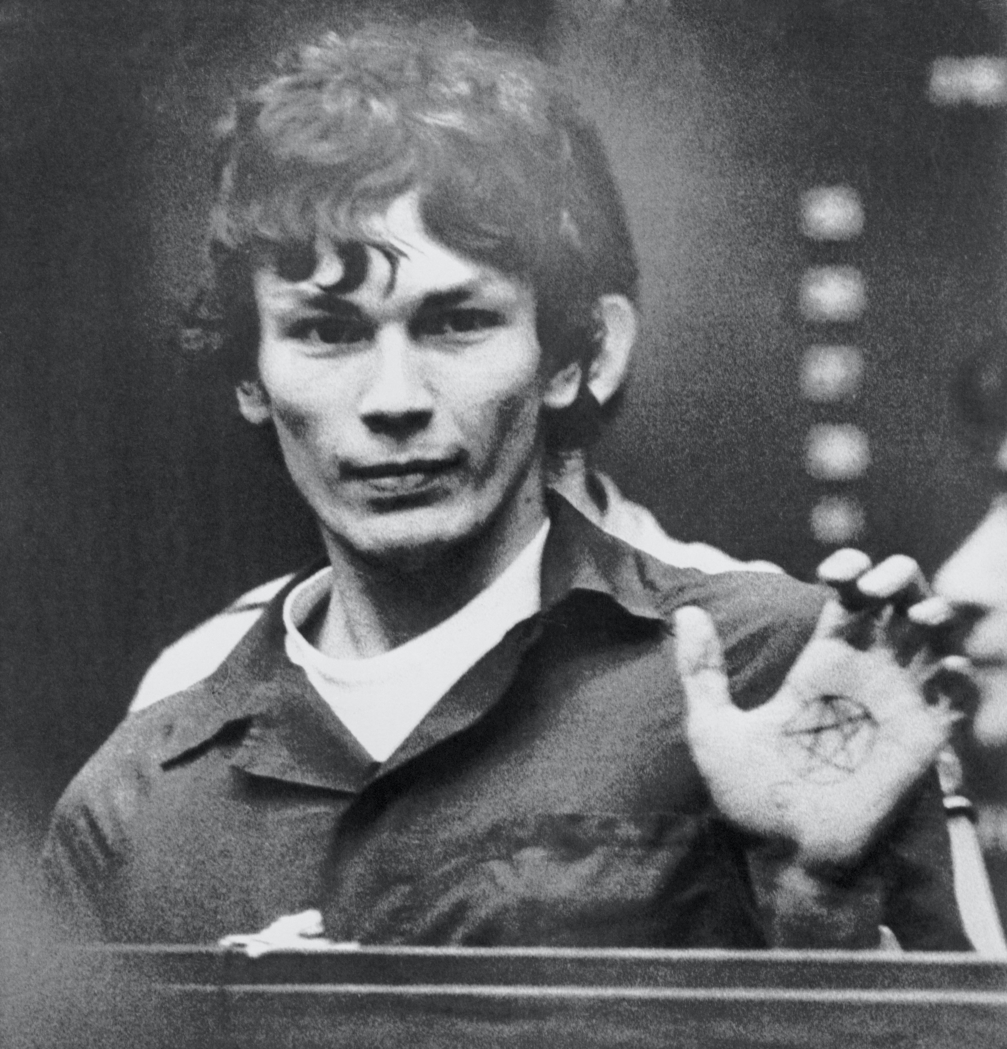 richard-ramirez-wife-1608672657.jpg