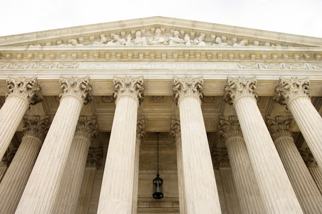 www.scotusblog.com