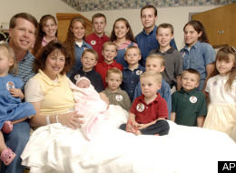 s-DUGGAR-FAMILY-large.jpg
