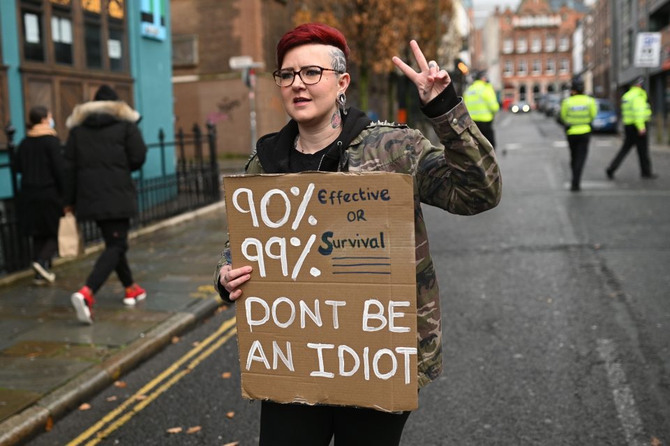 BRITAIN-PROTEST-HEALTH-VIRUS-960x640.jpg