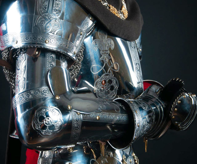 medieval-full-plate-armor-steelmastrycom2-640x533.jpg