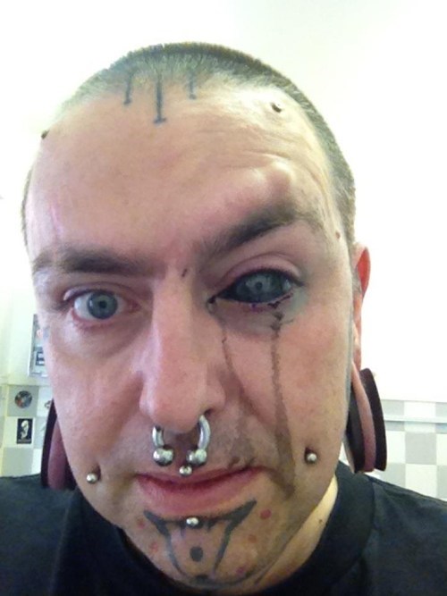 yes-thats-right-he-tattooed-his-eyeball