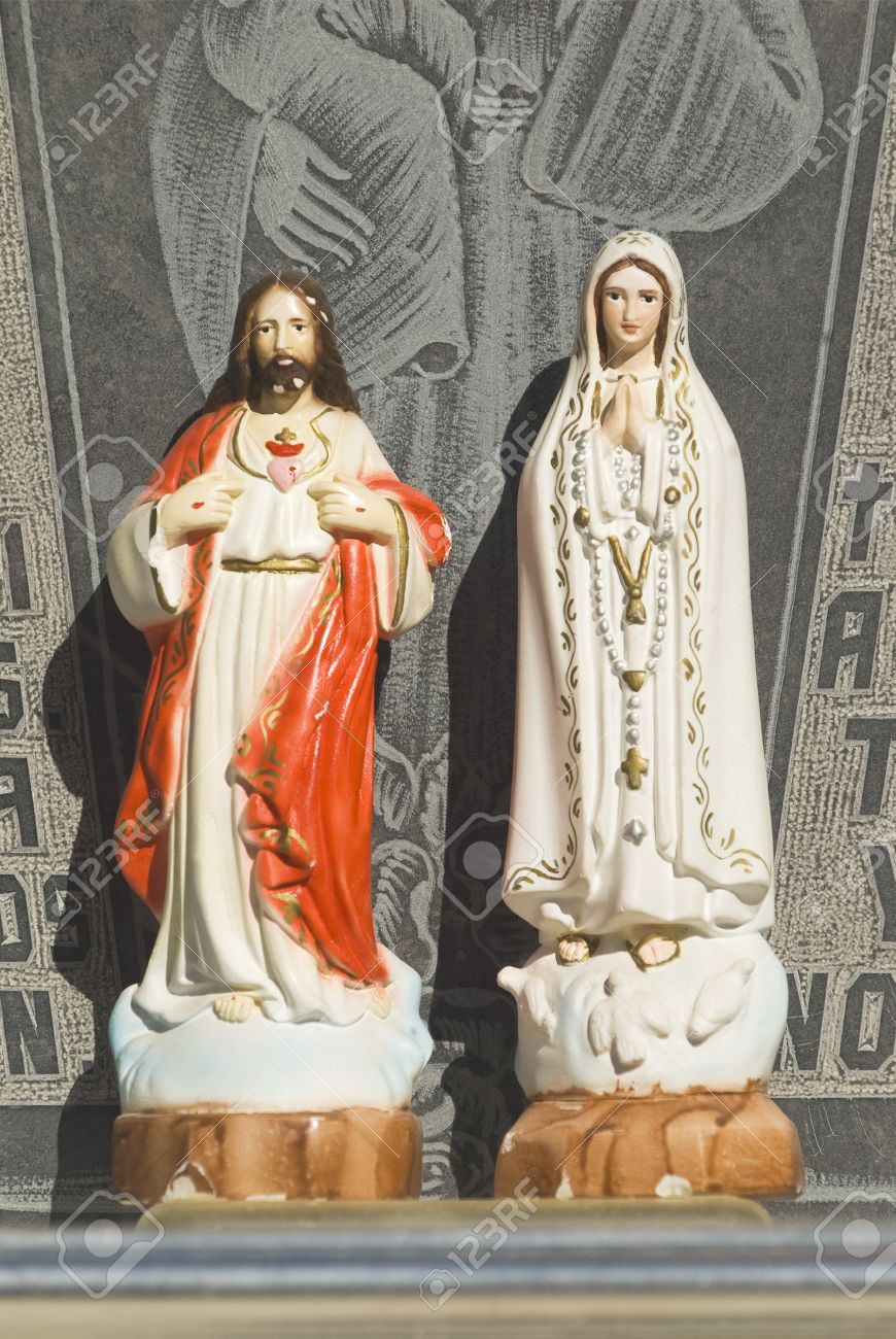 7211098-Jesus-and-Mary-icons-Stock-Photo-mary.jpg