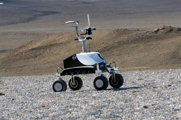 A-NASA-robot-on-Devon-Island-Canada-665662.jpg