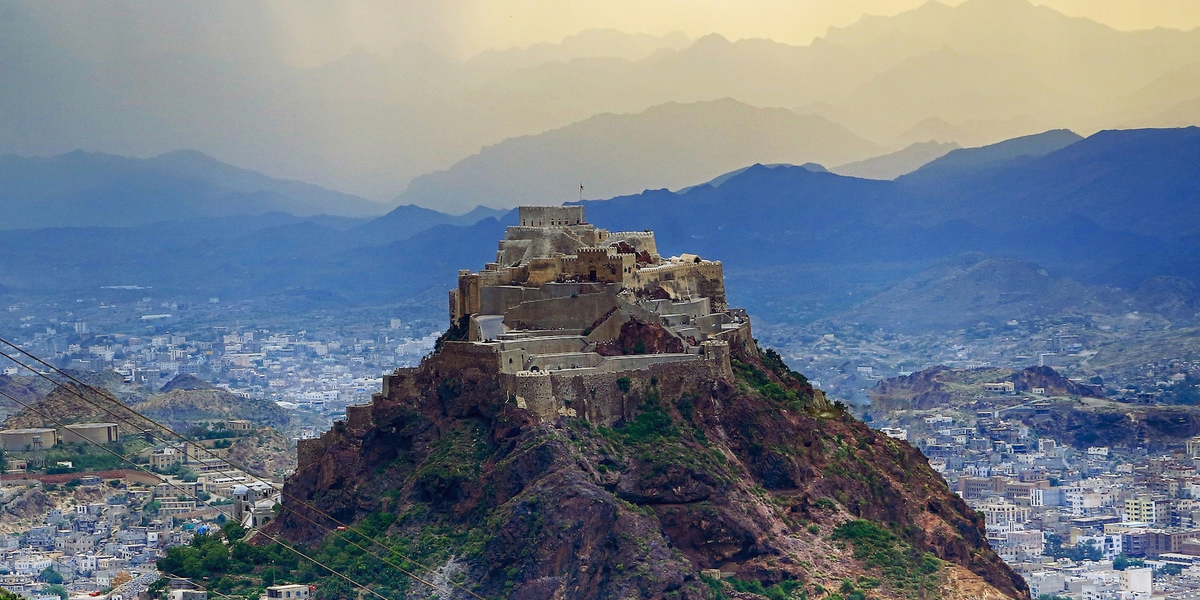 old-city-and-castle-of-taizz-yemen.jpg