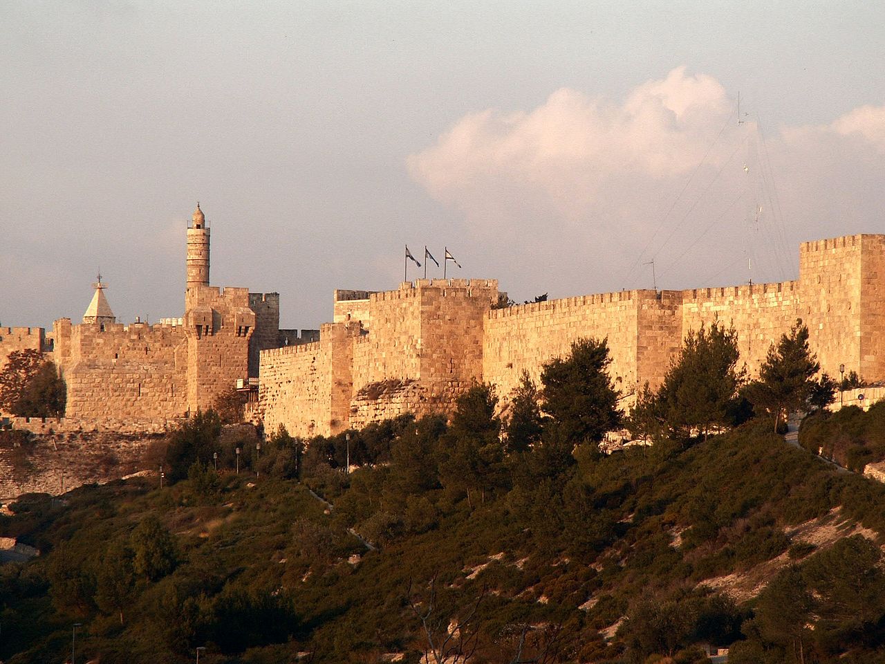 1280px-Jerusalem%2C_city_wall.jpg